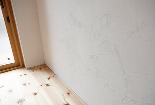 こだわりの親切設計・無垢材