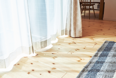 こだわりの親切設計・無垢材