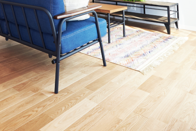 こだわりの親切設計・無垢材