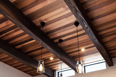 こだわりの親切設計・無垢材